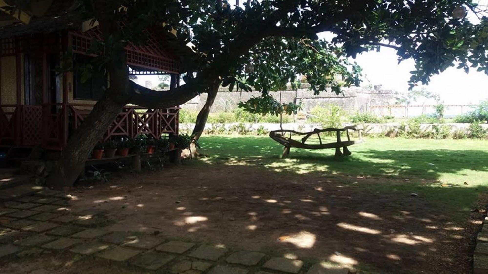 Pems Pension And Restaurant Taytay  Esterno foto