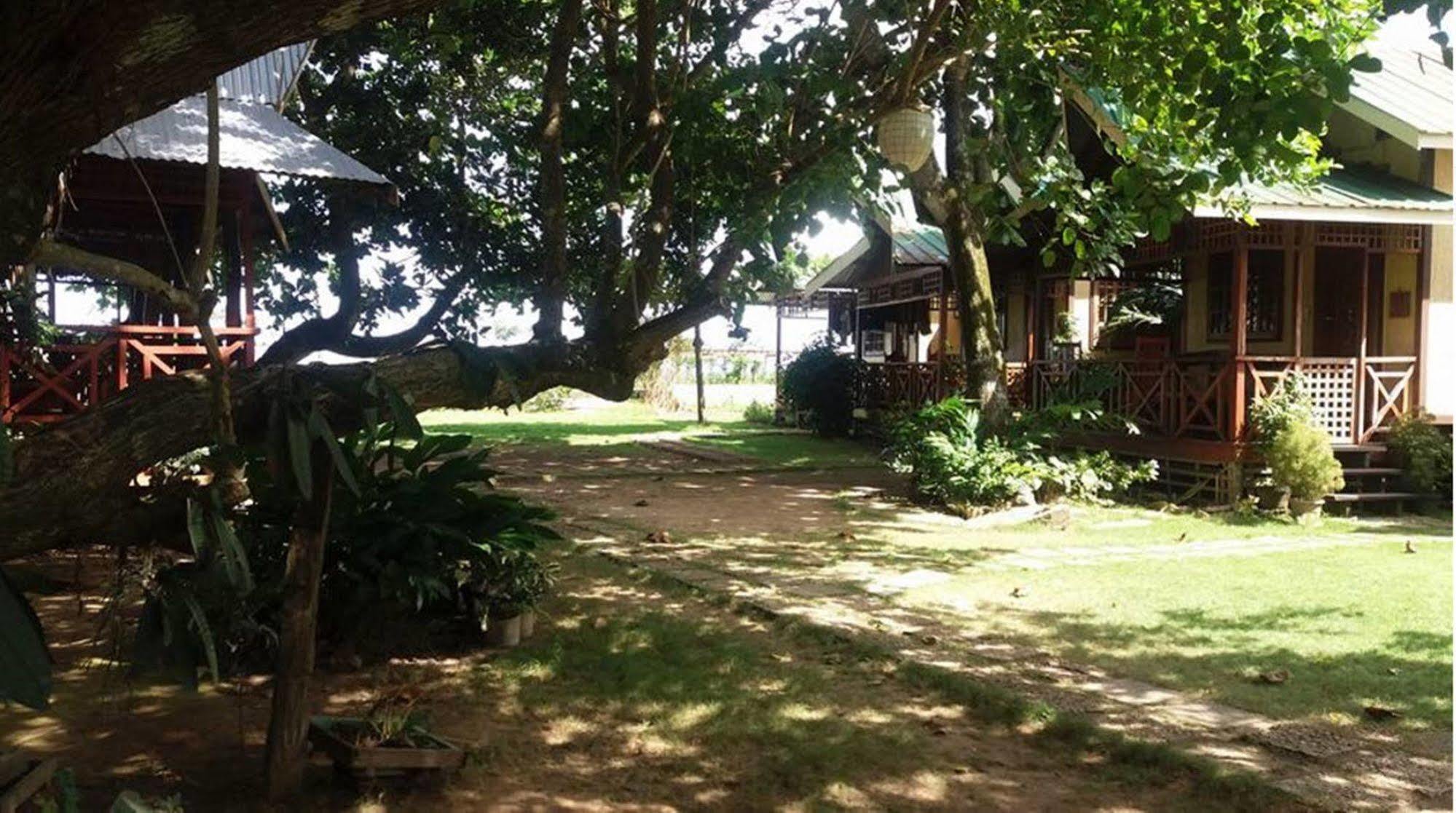 Pems Pension And Restaurant Taytay  Esterno foto