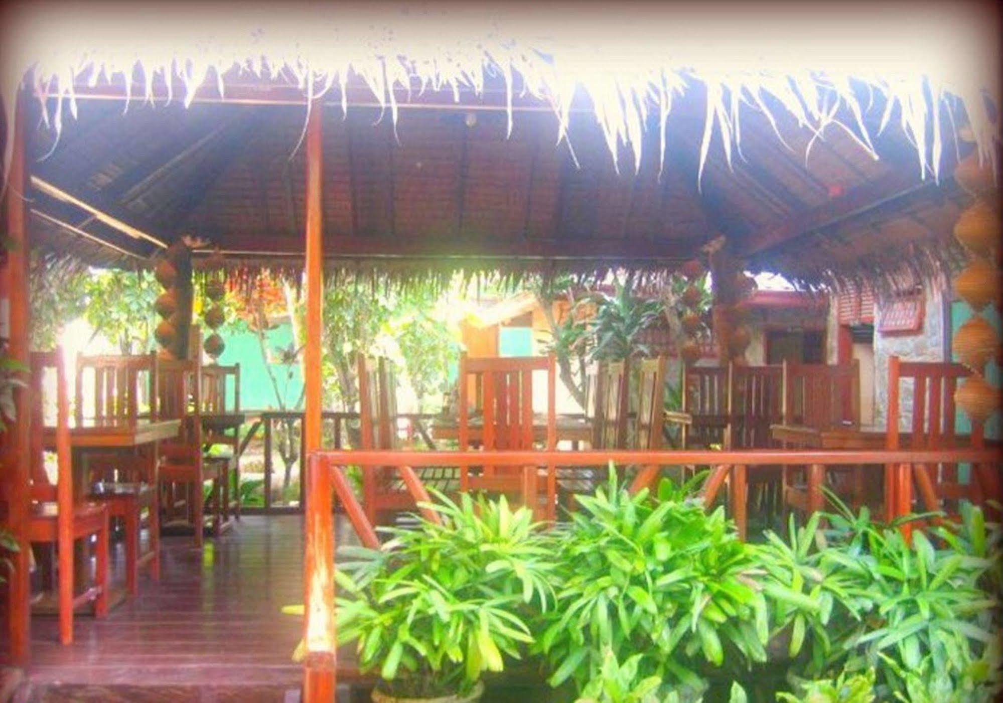 Pems Pension And Restaurant Taytay  Esterno foto