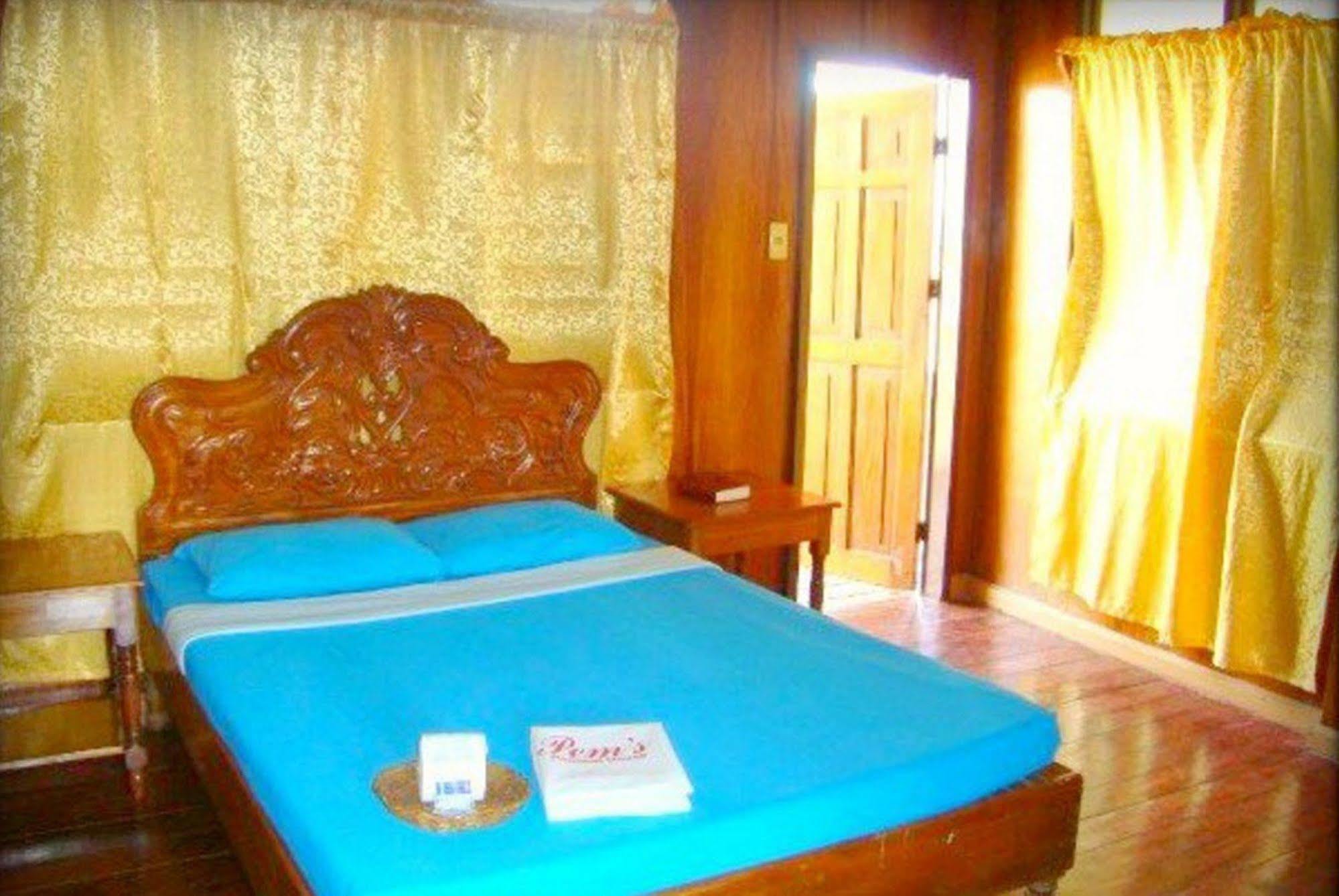 Pems Pension And Restaurant Taytay  Esterno foto