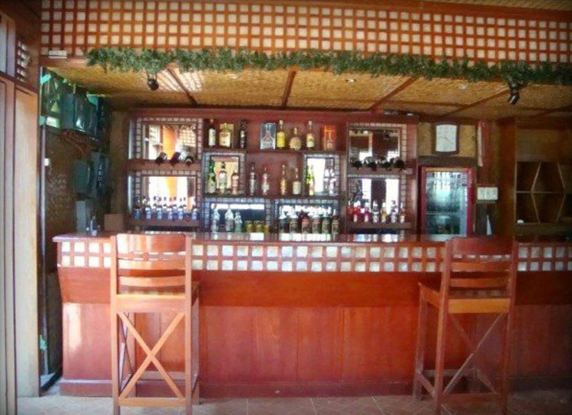 Pems Pension And Restaurant Taytay  Esterno foto